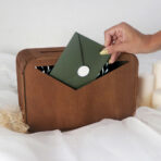 Drewniana skrzynka na koperty - czereśnia antyczna - obrazek 3