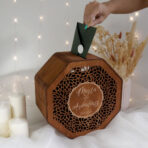 Drewniana skrzynka na koperty ośmiokątna - czereśnia antyczna - obrazek 2