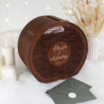 drewniana skrzynka na koperty