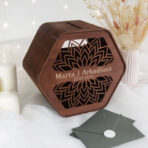 drewniana skrzynka na koperty