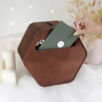 drewniana skrzynka na koperty