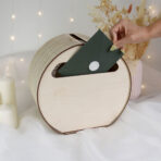 drewniana skrzynka na koperty