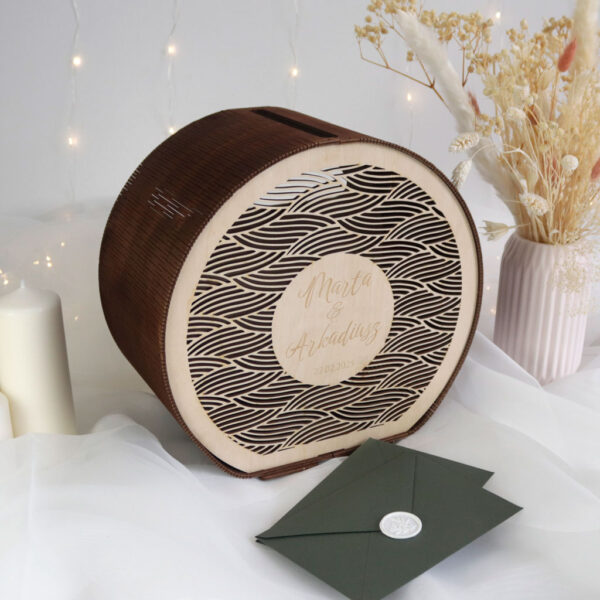 drewniana skrzynka na koperty