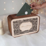 drewniana skrzynka na koperty