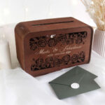 drewniana skrzynka na koperty