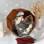 drewniana skrzynka na koperty z pleksi