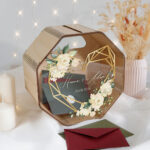 drewniana skrzynka na koperty z pleksi