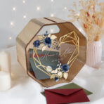 drewniana skrzynka na koperty z pleksi