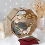 drewniana skrzynka na koperty z pleksi