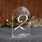 numerki na stół weselny pleksi biały tekst