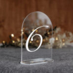 numerki na stół weselny pleksi biały tekst