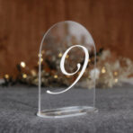 numerki na stół weselny pleksi biały tekst