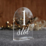 numerki na stół weselny pleksi biały tekst