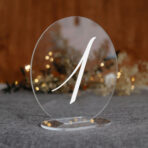 numerki okrągłe na stół weselny pleksi biały tekst