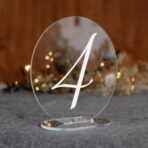 numerki okrągłe na stół weselny pleksi biały tekst