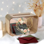 drewniana skrzynka na koperty z pleksi