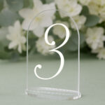 Numerki akrylowe pleksi na stół weselny
