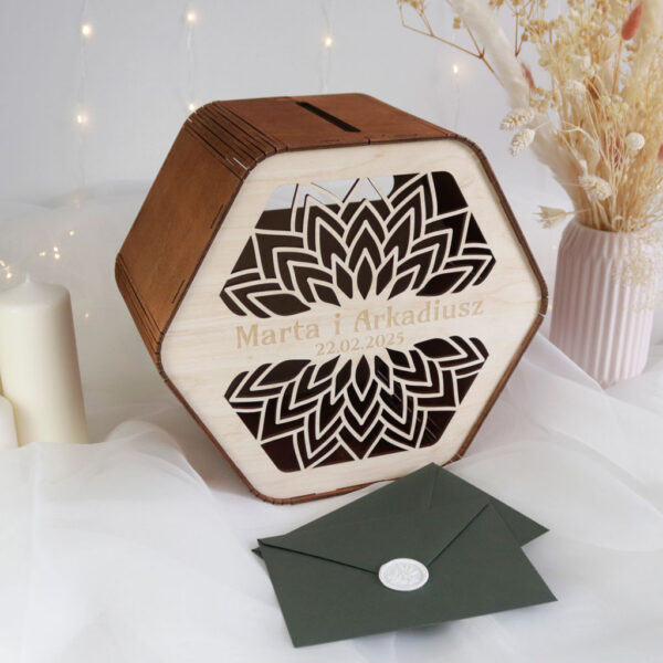 drewniana skrzynka na koperty