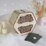 drewniana skrzynka na koperty