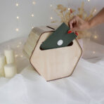 drewniana skrzynka na koperty