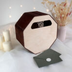 drewniana skrzynka na koperty