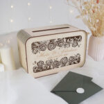 drewniana skrzynka na koperty