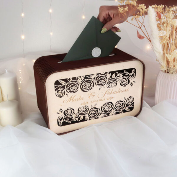 drewniana skrzynka na koperty