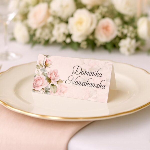 winietki na stół wesele różowe kwiaty