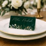 winietki na stół wesele ciemne tło zielone