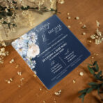 Zaproszenia ślubne kwadratowe na pleksi ciemne tło niebieskie