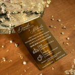 Zaproszenia ślubne na lustrzanej pleksi białe napisy