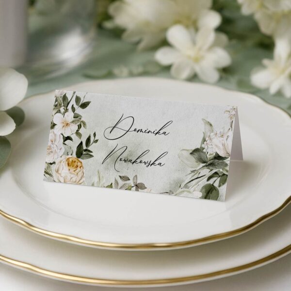 winietki na stół boho białe kwiaty zielone tło