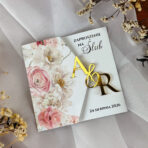 Zaproszenia ślubne różowe kwiaty złote lustrzane inicjały