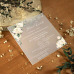 zaproszenia ślubne mleczna pleksi białe zielone kwiaty