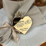 Magnesy lustrzane złoto – podziękowania dla gości weselnych grawerowane