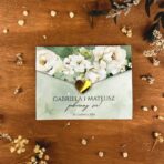 Zaproszenia kopertowe A6 białe kwiaty zielone tło lustrzane złote serduszko