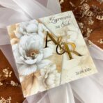 Zaproszenia ślubne białe złote kwiaty złote lustrzane inicjały