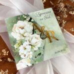 Zaproszenia ślubne białe kwiaty złote lustrzane inicjały