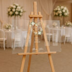 przezroczysta akrylowa tablica powitalna na wesele