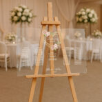 przezroczysta akrylowa tablica powitalna na wesele