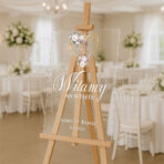 przezroczysta akrylowa tablica powitalna na wesele