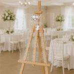 przezroczysta akrylowa tablica z planem stołów na wesele usadzenie gości weselnych