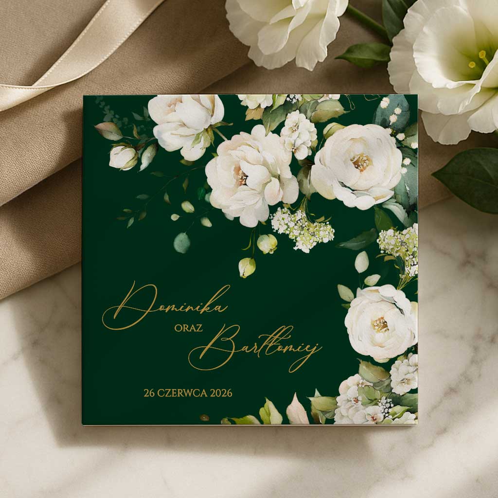Ingrid-zaproszenia-na-slub-ciemne-zielone-tlo-biale-kwiaty-wiz1 Zaproszenia ślubne ciemne tło